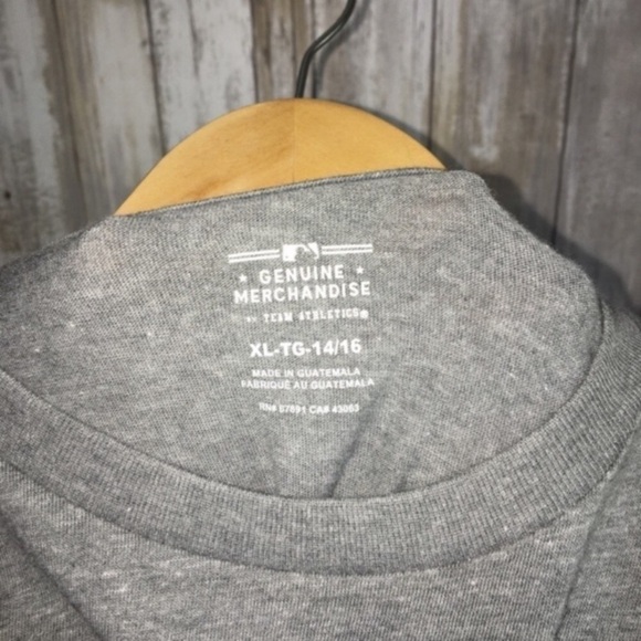 MLB Kids Cleveland Indians Grey Flag Tee - Picture 3 of 4